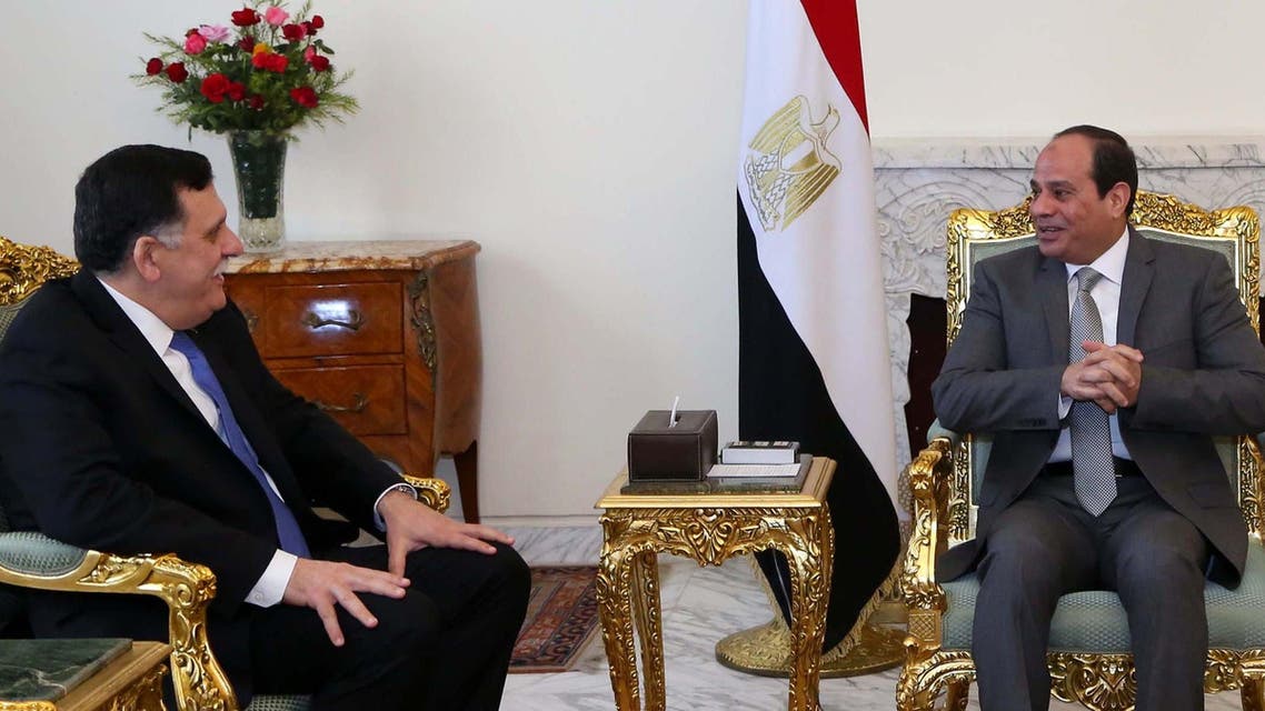 السيسي مع رئيس حكومة الوفاق الليبية