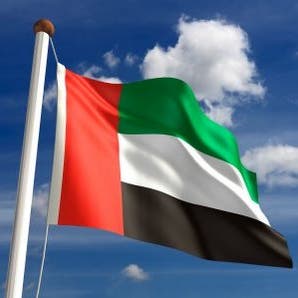 الإمارات: السماح للمواطنين والمقيمين بالسفر وفق الاشتراطات الصحية 