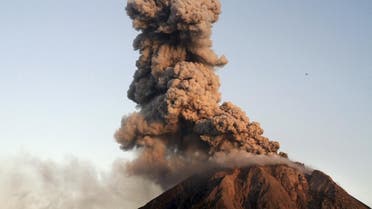 Mount Sinabung volcano spews lava and ash during an eruption as seen from Tiga Serangkai village in Karo, Indonesia North Sumatra province, January 7, 2016 (Reuters0