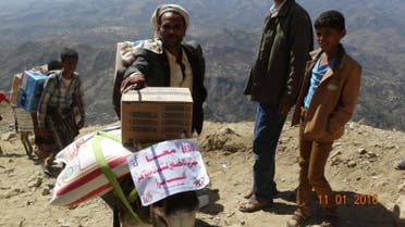 Smuggling supplies into Taez (Photo courtesy: Essam al-Batraa)