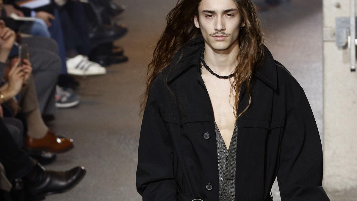 Fashion Week: Here is Raf Simons' version of a vertically striped
