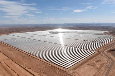 A picture taken on February 4, 2016 shows an aerial view of the solar mirrors at the Noor 1 Concentrated Solar Power (CSP) plant, some 20km (12.5 miles) outside the central Moroccan town of Ouarzazate, ahead of its inauguration. / AFP / FADEL SENNA