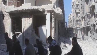 غارات روسية تستهدف الأسواق والمستشفيات في حلب