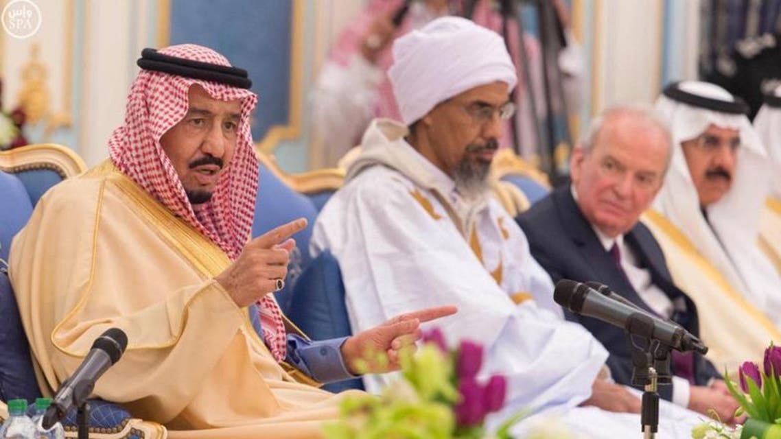 King Salman receives guests of the National Festival for Heritage and Culture (30th Janadriah Festival) on Sunday Feb. 7, 2016. (SPA)