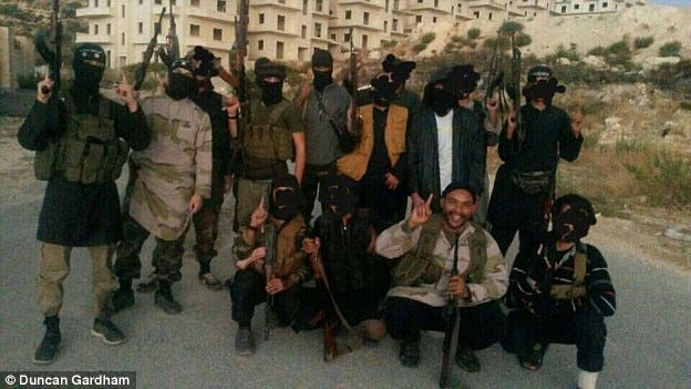 ديفيس أحد عناصر داعش في البيتلز