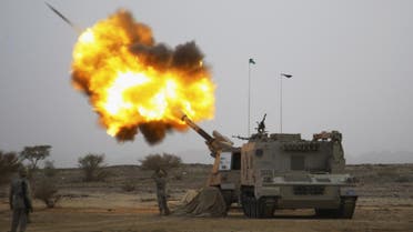 Saudi army artillery fire shells towards Houthi movement positions at the Saudi border with Yemen April 15, 2015. (File photo: Reuters)