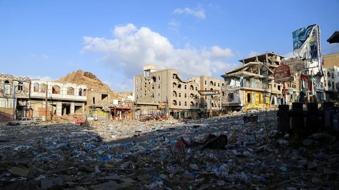 A general view taken on February 12, 2016, shows heavily damaged buildings in Yemen's third city Taez as a result of clashes between Shiite Huthi rebels and fighters from the Popular Resistance Committees, loyal to Yemen's fugitive President Abedrabbo Mansour Hadi. / AFP / AHMAD AL-BASHA