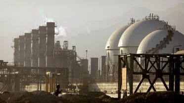 A view of a petrochemical complex in Assaluyeh on Iran's Persian Gulf coast in this May 28, 2006 file photo. REUTERS