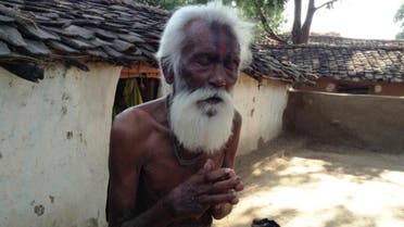Moolchand, 80, has no choice but to beg for a living as he is too old to seek work in town like younger farmers impoverished by drought. Others are selling their blood to make money. (TRF/Shuriah Niazi)
