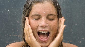 صدق أو لا تصدق.. غسل الوجه أثناء الاستحمام يدمر البشرة