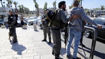 Palestinian tries to stab Israeli soldiers, shot dead: army 