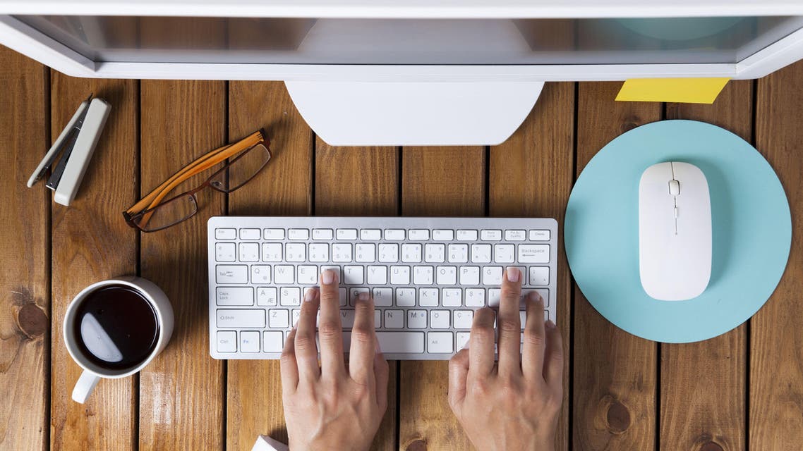 Desk (Shutterstock)