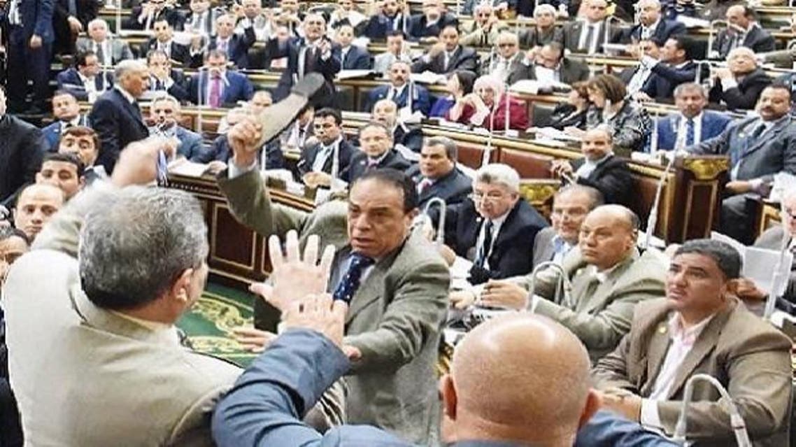 قال له وهو يضربه متجبش اسم عبد الناصر على لسانك تاني