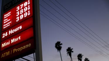 Regular unleaded petrol is seen priced at $3.79 per gallon ($1 per litre) at a 76 gas station in Los Angeles, California February 4, 2016. (File photo: Reuters)