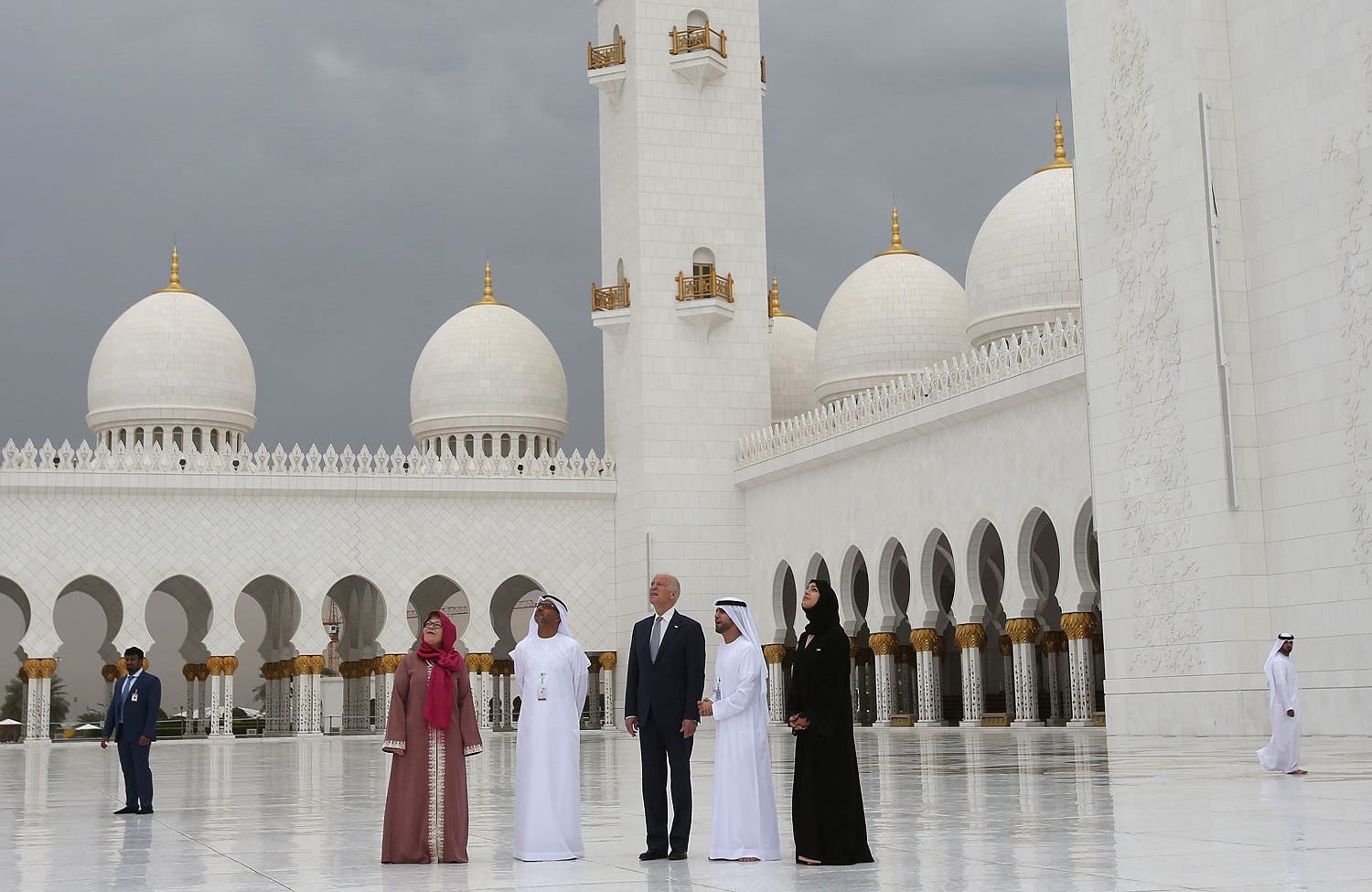 U.S. Vice President Joe Biden visits the Sheikh Zayed Grand Mosque in Abu Dhabi, United Arab Emirates, Monday, March 7, 2016. (AP Photo/Kamran Jebreili)