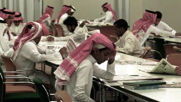 Saudi Arabian students study in the Prince Salman Library at the King Saud University in Riyadh October 30, 2002. The government is stepping up efforts at “Saudization” in a country where a third of the workforce is foreign and unemployment among Saudis is running anywhere between eight to 12 percent. (File photo: Reuters)