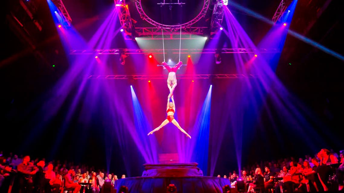 (Cirque le Noir)