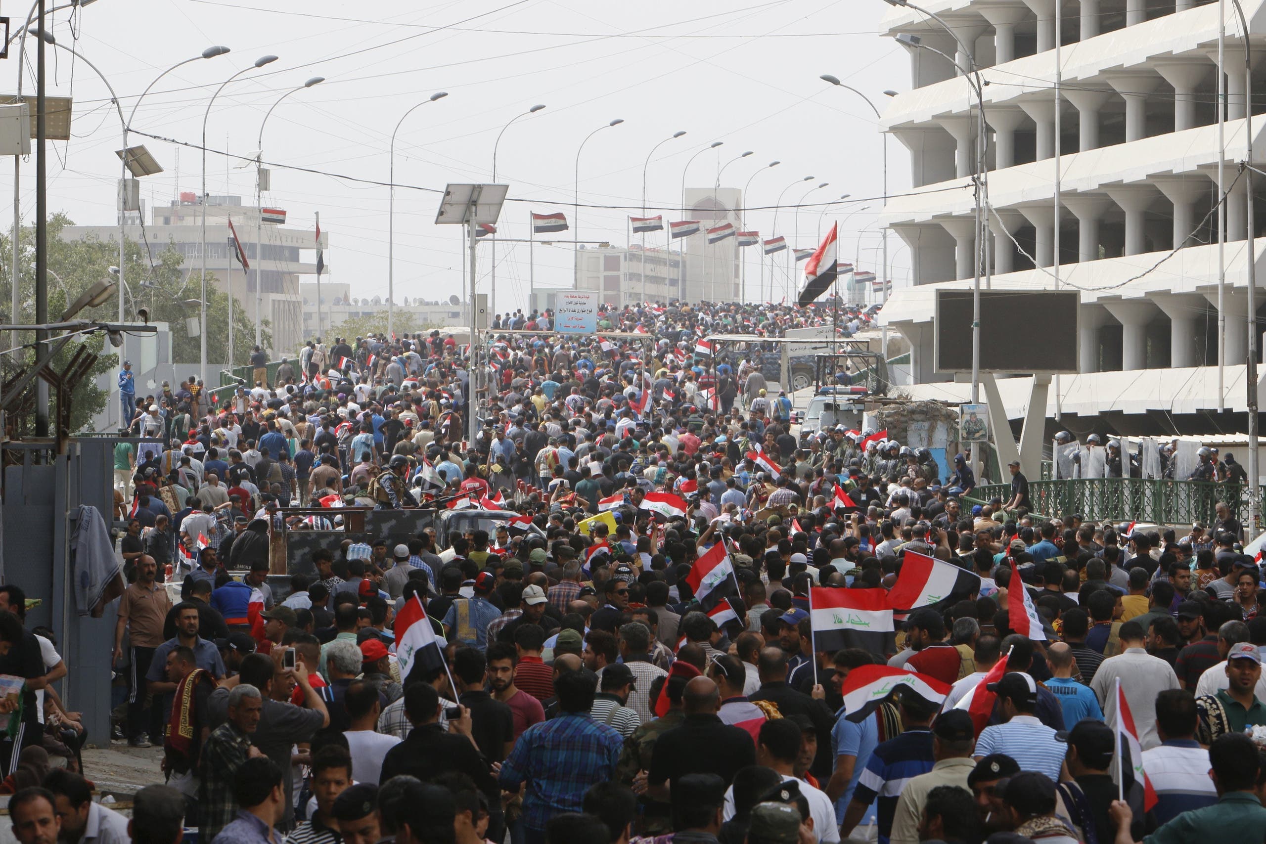 Iraq’s Sadr supporters shout slogans against corruption 