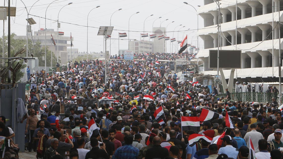 Iraq’s Sadr supporters shout slogans against corruption 