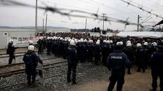 Migrants flood to Greek camp after rumours border will be forced open