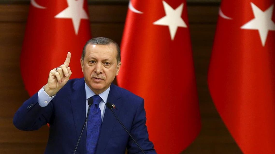 Turkish President Tayyip Erdogan makes a speech during his meeting with mukhtars at the Presidential Palace in Ankara, Turkey, March 16, 2016 (Reuters)