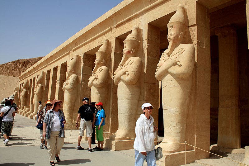 قلصت السياحة معدل نمو الاقتصاد المصري
