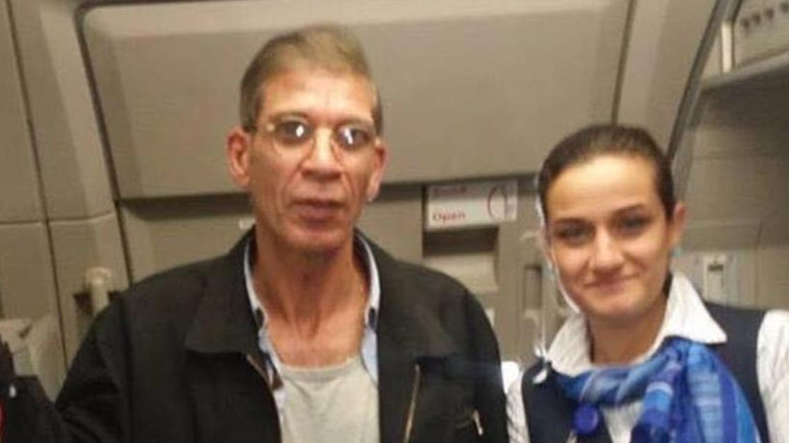 المضيفة مع الخاطف