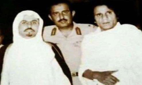 عبد الحليم حافظ يؤدي العمرة في عام 1976
