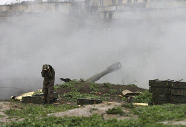 مقاتل أرمني يطلق صاروخا باتجاه أذربيجان في ناغورني قره باغ 