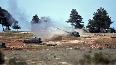 Turkish artillery fire from the border near Kilis town toward northern Syria, in Kilis, Turkey, Tuesday, Feb. 16, 2016. (AP)