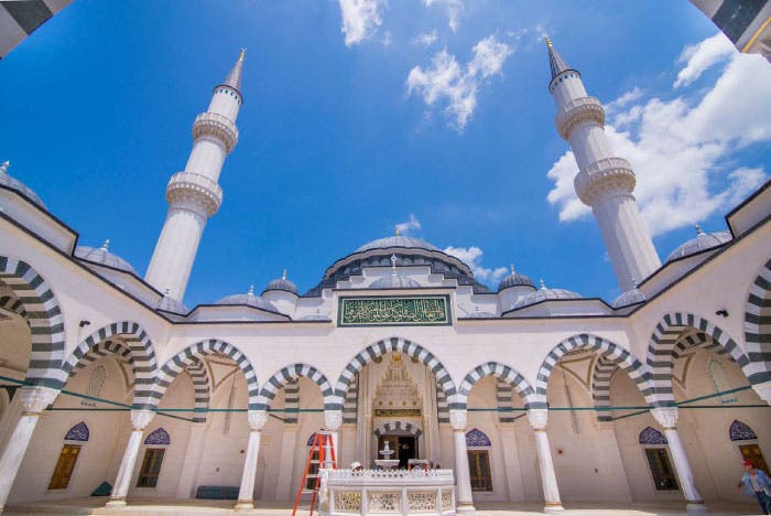 Take a look inside the largest, most exquisite Mosque in America