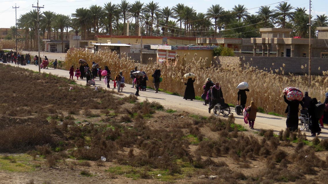 سكان الفلوجة يهربون من القتال الأنبار نزوح مازحين نازحون العراق داعش الأنبار