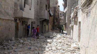 جانب من الدمار الناجم عن غارة جوية على حلب يوم 11 ابريل نيسان 2016. تصوير: عبد الرحمن إسماعيل - رويترز.