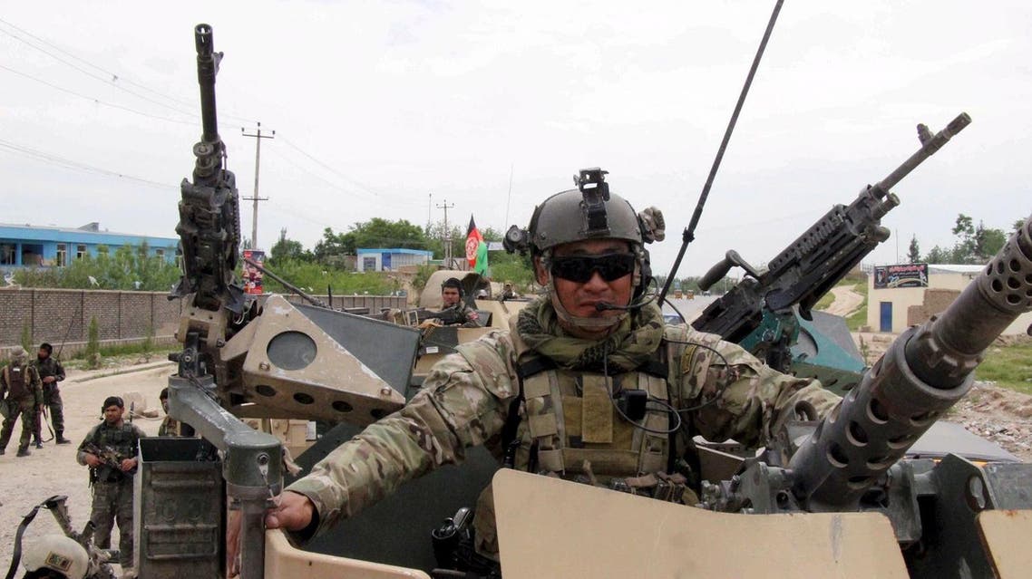 Afghan security forces arrive for battle with the Taliban in Kunduz province, Afghanistan, April 16, 2016. REUTERS/Stringer