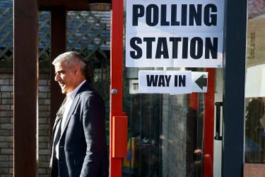 Sadiq Khan, Britain's Labour Party candidate for Mayor of London and his wife Saadiya leave after casting their votes for the London mayoral elections at a polling station in south London Britain May 5, 2016. REUTERS/Stefan Wermuth