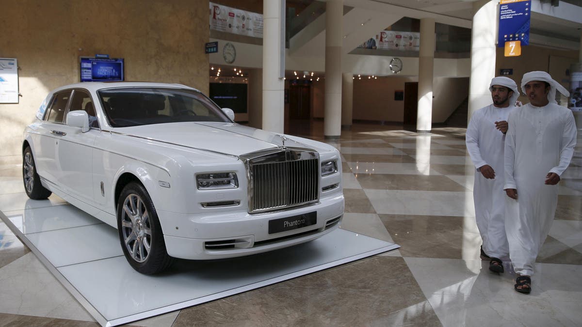 Rent rolls royce ghost 2022 in Dubai at AED 3799day
