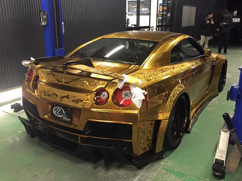 $1 mln gold-plated car on show in Dubai | Al Arabiya English