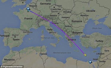 خريطة توضح خط سير الطائرة المصرية القادمة من باريس