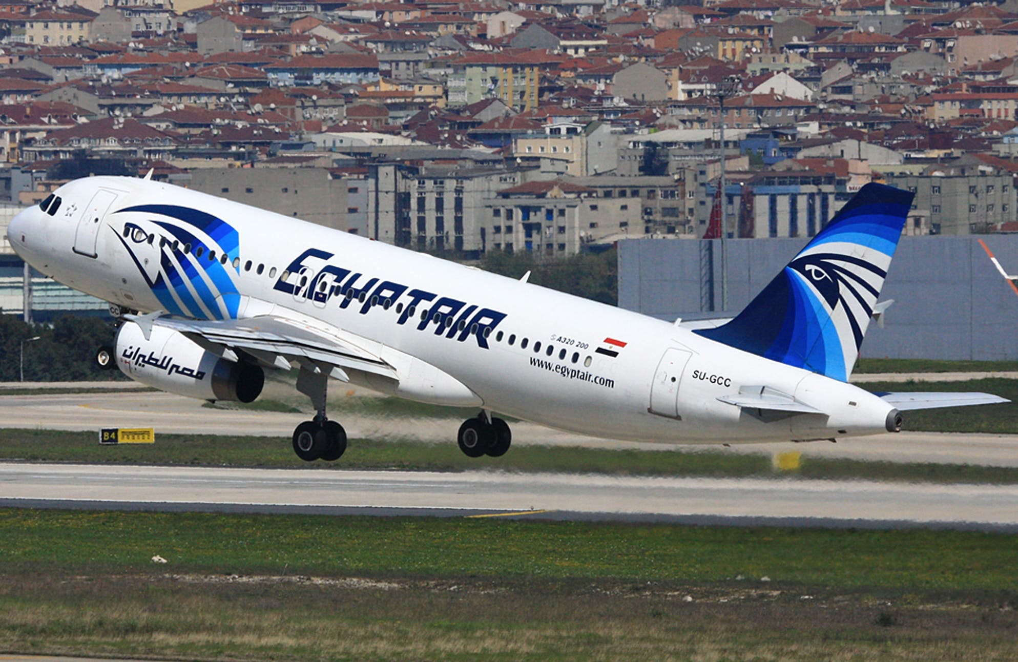 This is a April 2014 image of an EgyptAir Airbus A320 with the registration SU-GCC taking off from Istanbul Atatürk Airport, Turkey. (AP)
