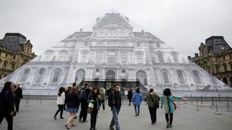 France’s Louvre Museum closes amid coronavirus fears