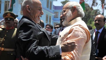 Indian Prime Minister Narendra Modi (R) is greeted by Afghan President Ashraf Ghani in Herat. Indian Prime Minister Narendra Modi visited Afghanistan on June 4 to inaugurate a $290 million hydroelectric dam with Afghan President Ashraf Ghani (Photo: AFP)