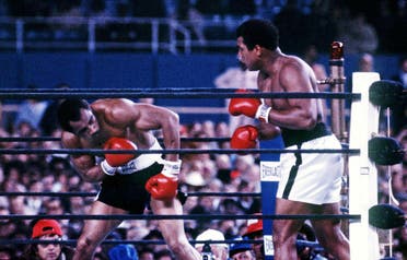 Muhammad Ali (R) fights Ken Norton at Yankee Stadium in the third fight between the two heavyweights in New York City. (Reuters)