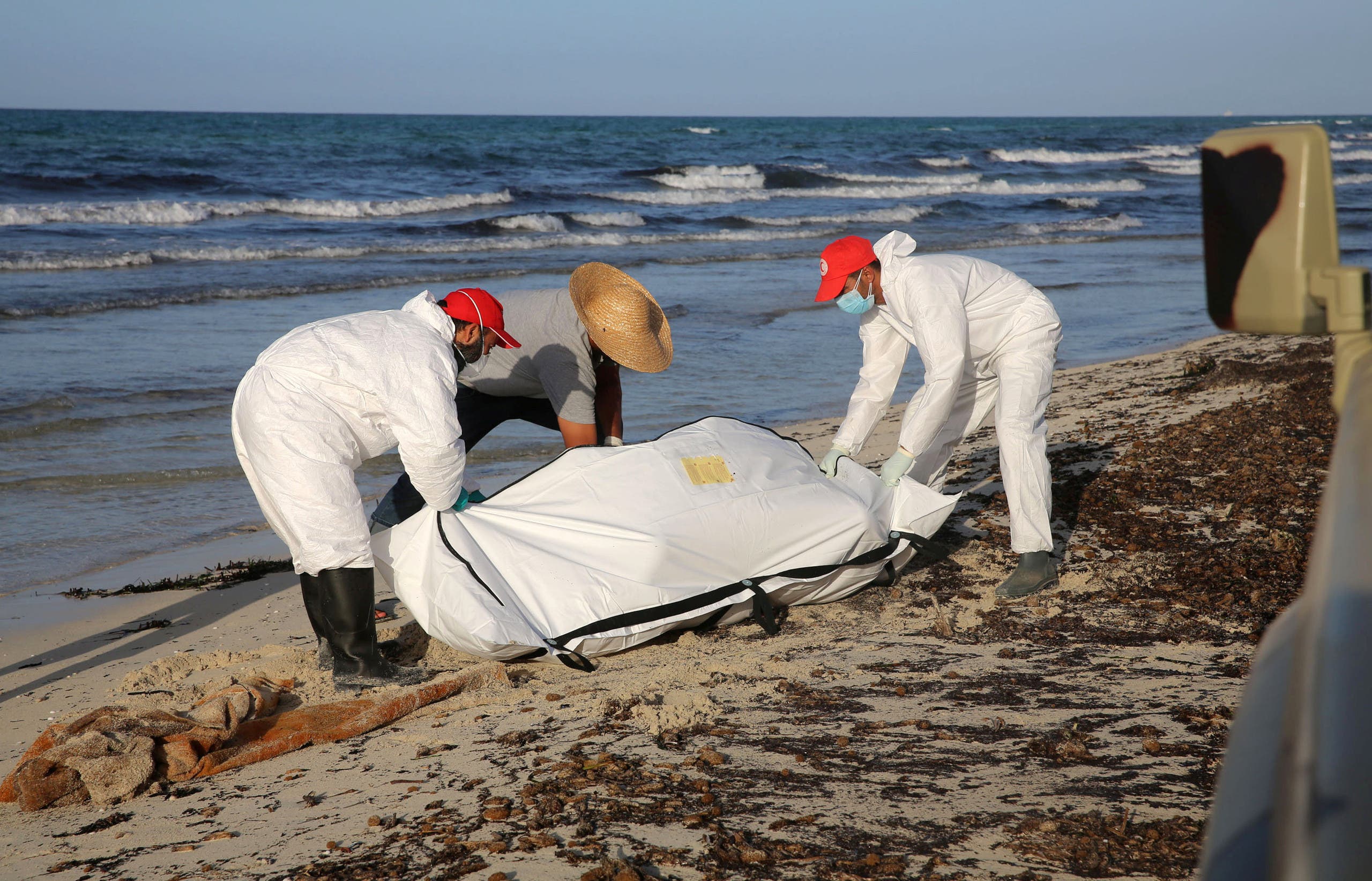 جثث لمهاجرين غير شرعيين في ليبيا - أرشيفية