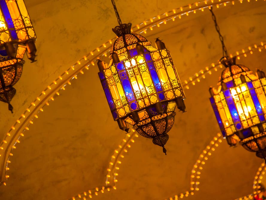How did the Ramadan lantern become a symbol of the holy month?