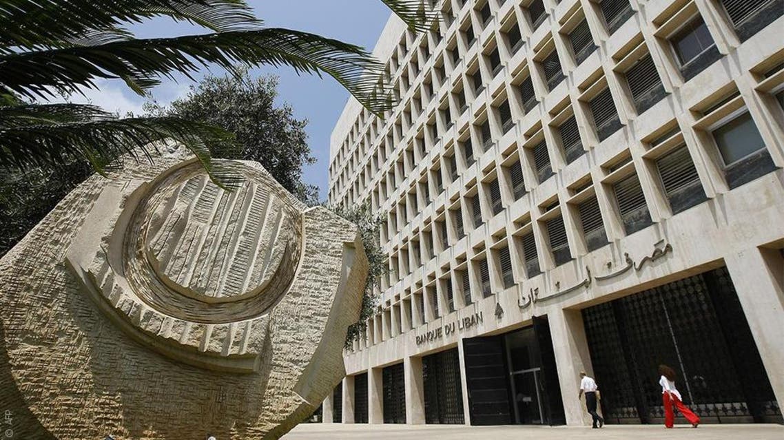 لبنان: 2600 ليرة للدولار على عمليات السحب من الحسابات الصغيرة