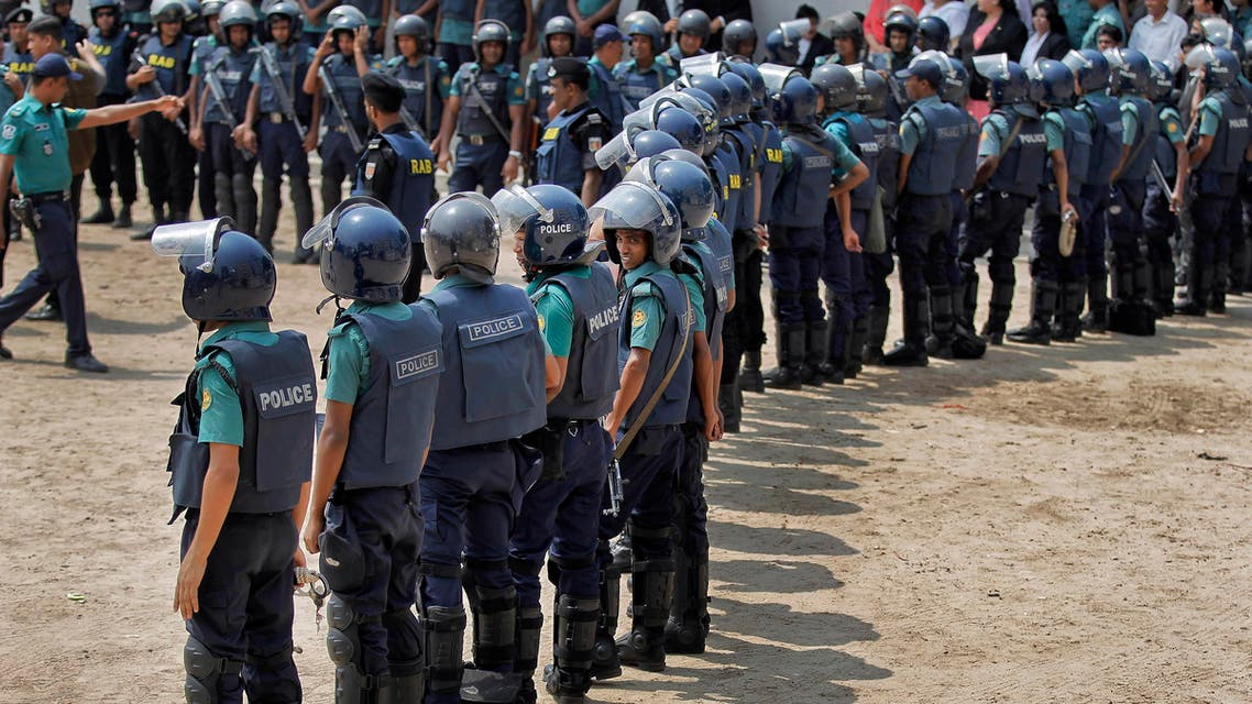 Bangladeshi police cordon off the court building during the court appearance of former Bangladeshi prime minister Khaleda Zia in Dhaka, Bangladesh, Thursday, June 2, 2016. AP