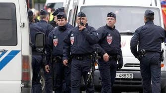 فرنسا.. انتشار شرطي "مسلح" على الشواطئ صيفاً