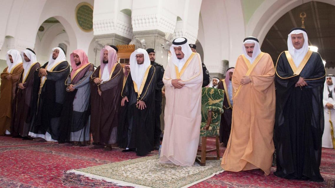 خادم الحرمين يزور مسجد قباء