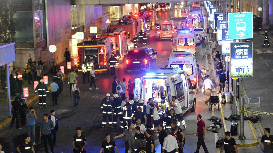 Paramedics help casualties outside Turkey's largest airport, Istanbul Ataturk, Turkey, following the blast, June 28, 2016. (Reuters)