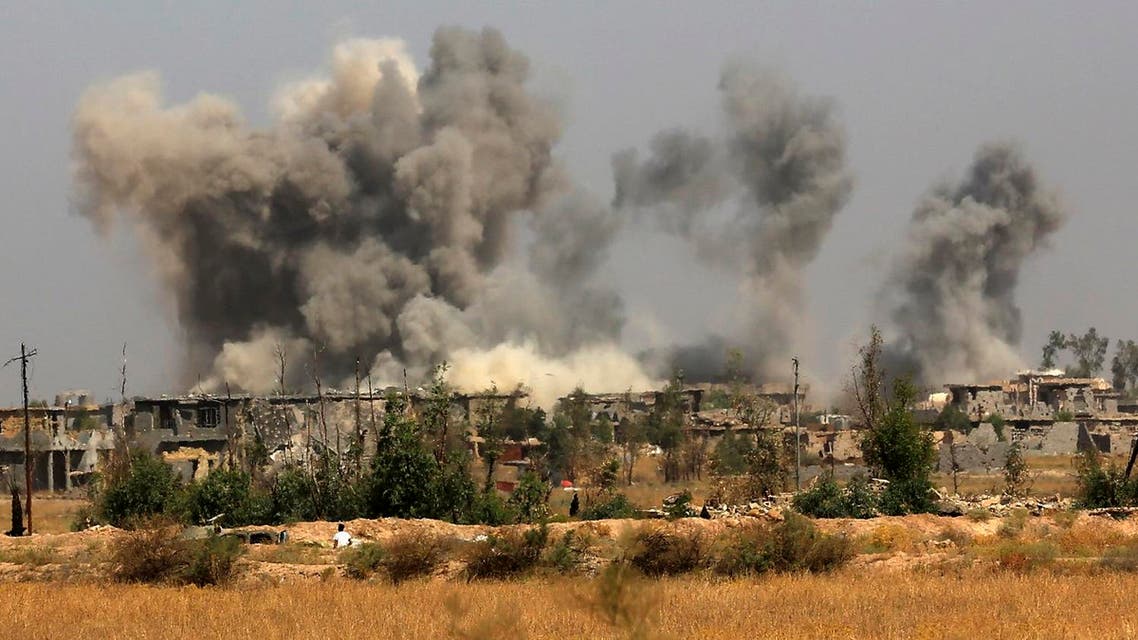 Smoke rises after an airstrike by US-led coalition warplanes as Iraqi security forces advance towards Shuhada neighborhood of Fallujah to retake the city from ISIS, in Iraq, on Friday, June 3, 2016 (Photo: AP)